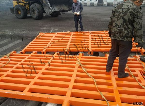 我公司為濟寧興鑫能源有限責任公司安裝重型（煤礦專用）工程洗車機3.jpg