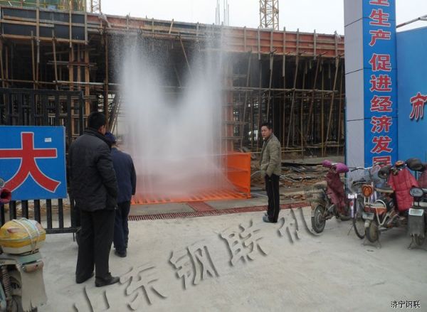 我公司為山東寧陽(yáng)大成建筑有限公司安裝GL-100T工地洗車(chē)機(jī)2.jpg